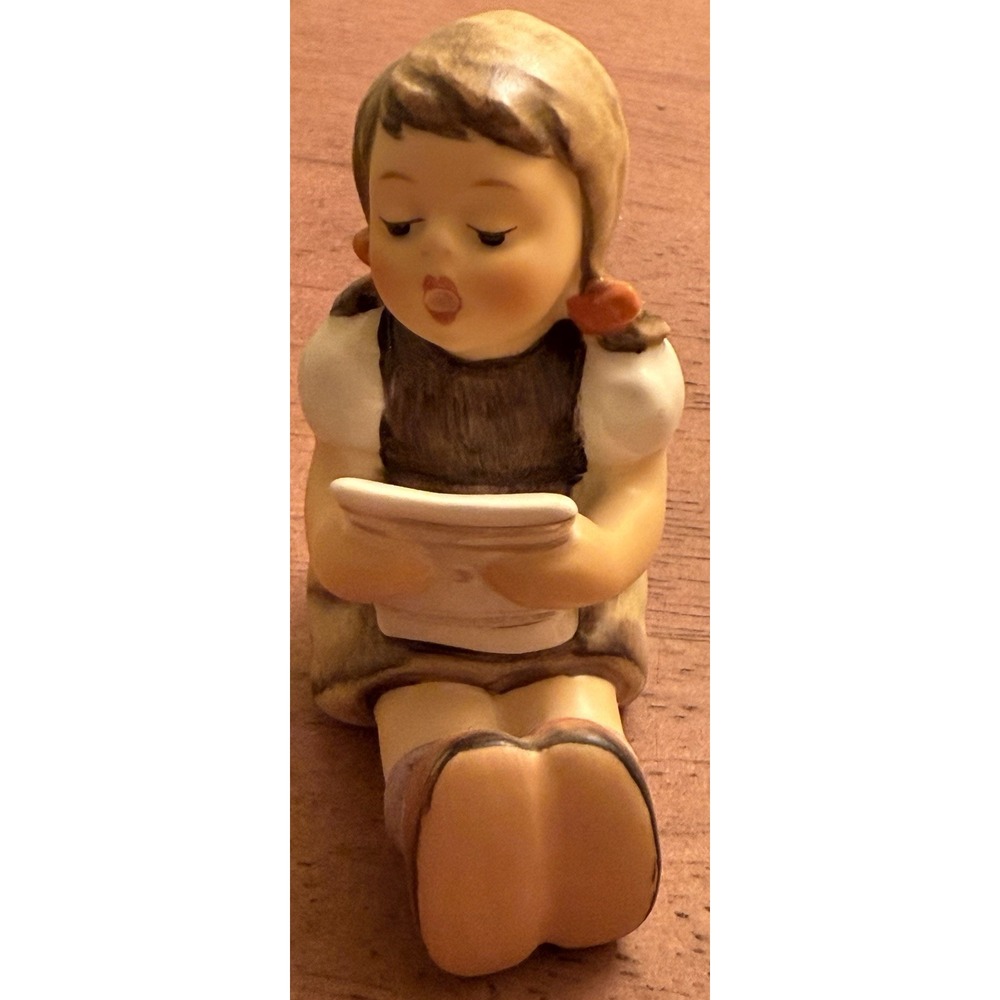 Hummel Goebel "Girl With Sheet‎ Music" 389